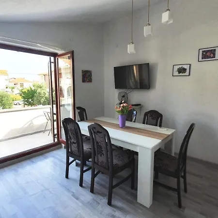 Blue Horizon - With 2 Terraces *